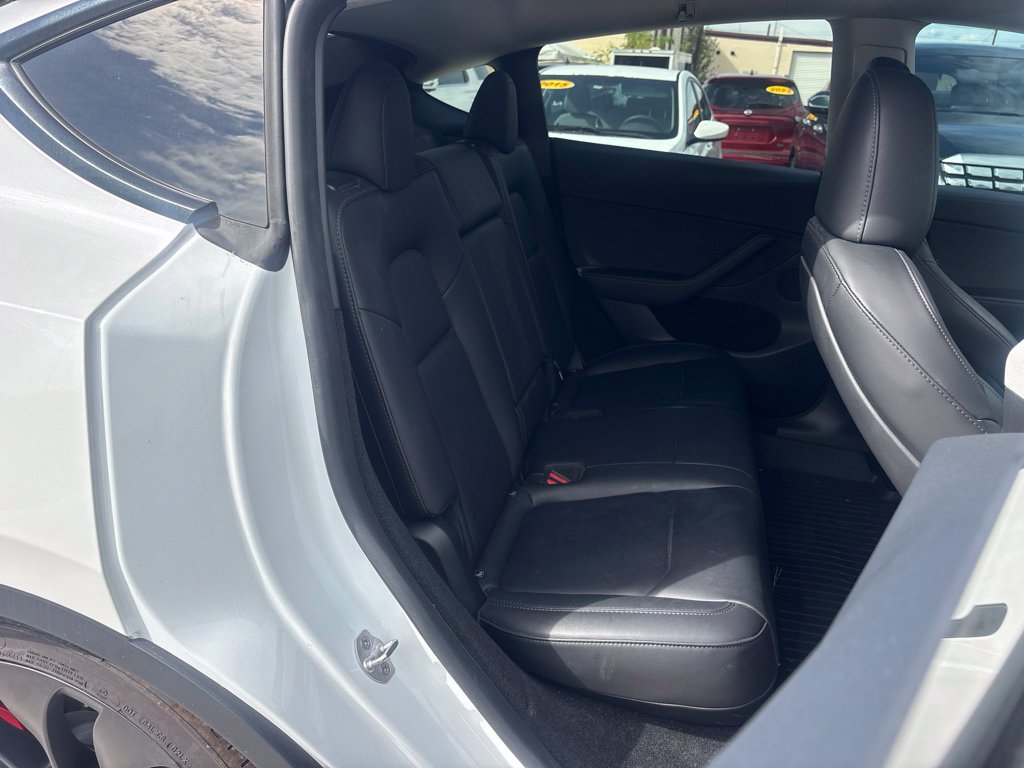 Used 2024 Tesla Model Y Performance AWD/4WD image 17