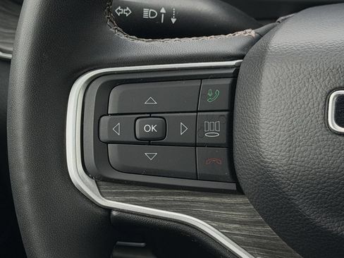 Used 2024 Jeep Wagoneer Series II AWD/4WD image 12