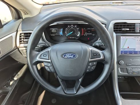 Used 2020 Ford Fusion SE FWD image 24