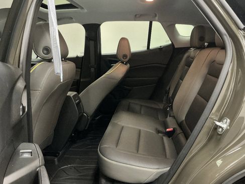 Used 2024 Chevrolet Trax ACTIV w/ Sunroof Package FWD image 24