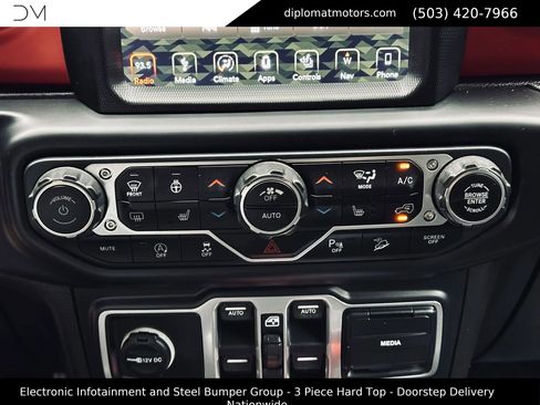 Used 2018 Jeep Wrangler Unlimited Rubicon AWD/4WD image 37