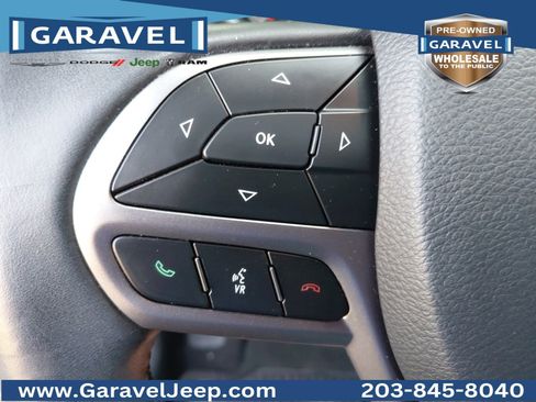 Used 2019 Jeep Cherokee Overland AWD/4WD image 5