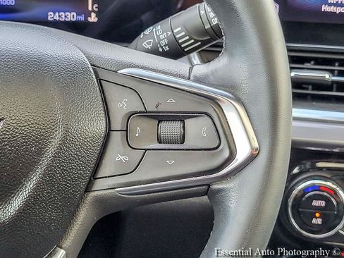 Used 2024 Chevrolet Trax ACTIV w/ Sunroof Package FWD image 17