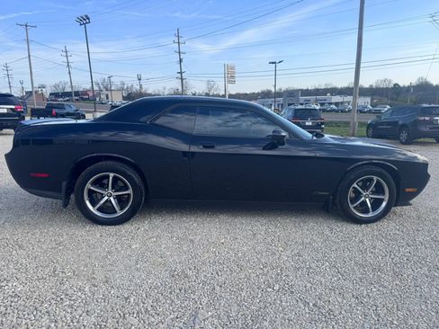 Used 2010 Dodge Challenger SE image 7