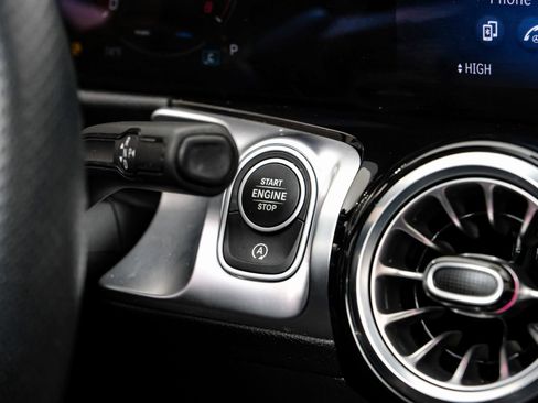 Used 2024 Mercedes-Benz GLB 250 image 23