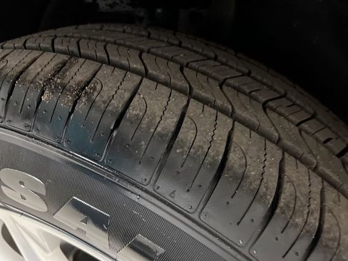 Used 2024 Chevrolet Equinox LT image 48