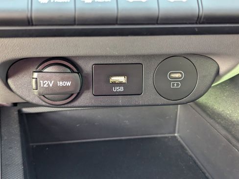 Used 2024 Hyundai Elantra SEL image 30