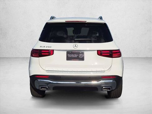Certified 2025 Mercedes-Benz GLB 250 image 7