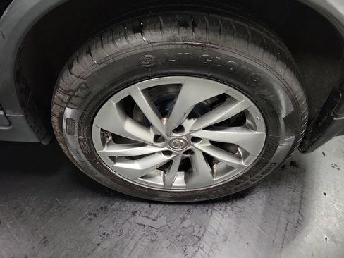 Used 2020 Nissan Rogue S AWD/4WD image 12