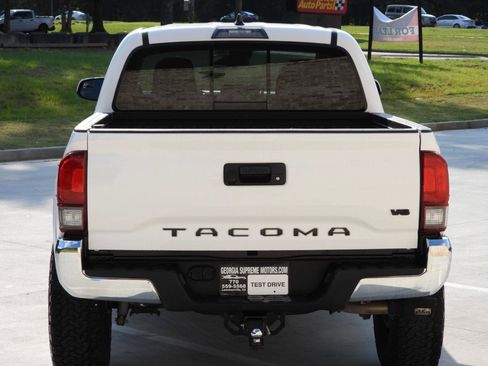 Used 2021 Toyota Tacoma SR5 RWD image 34