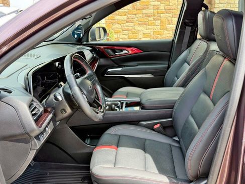 Certified 2025 Chevrolet Traverse RS w/ LPO, Floor Liner Package FWD image 13