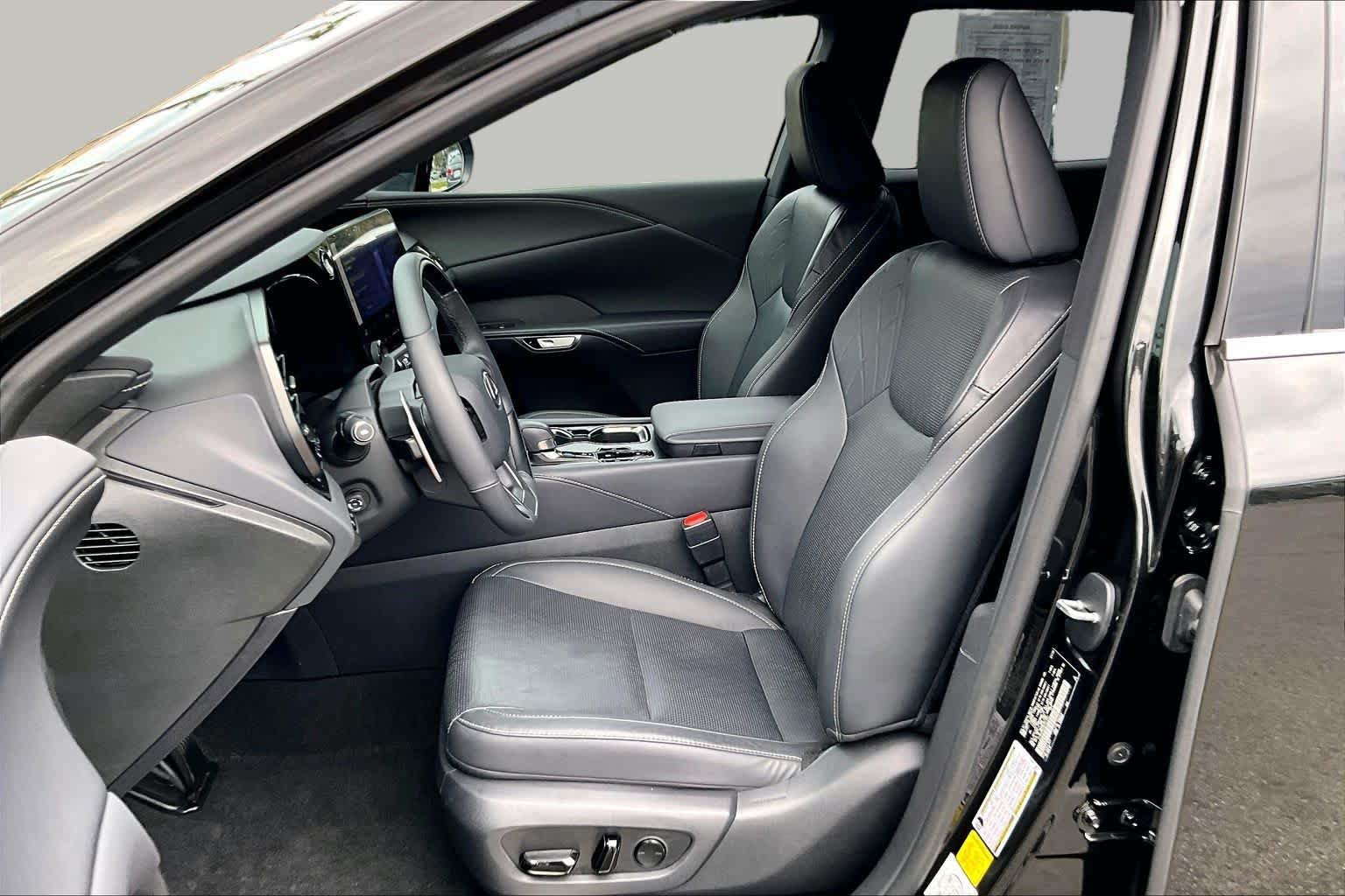 Used 2024 Lexus RX 350 Premium Plus w/ Convenience Package FWD image 7