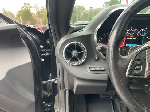 Used 2016 Chevrolet Camaro SS image 15