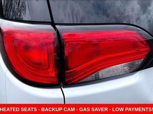 Used 2023 Chrysler Voyager LX image 21