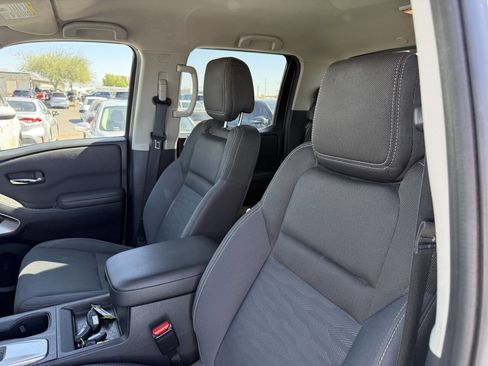 Used 2024 Nissan Frontier SV w/ SV Convenience Package image 27