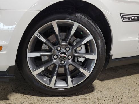 Used 2011 Ford Mustang GT Premium w/ Electronics Pkg RWD image 3