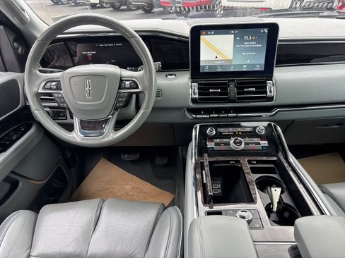 Certified 2019 Lincoln Navigator Select w/ Technology Package image 28