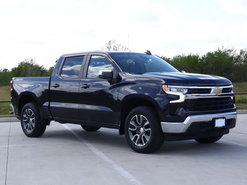 Used 2023 GMC Sierra 1500 Elevation image 40