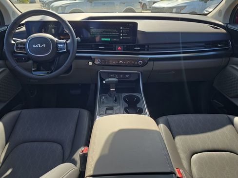 New 2026 Kia Carnival FWD image 12