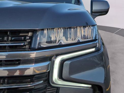 Used 2021 Chevrolet Suburban LT image 11