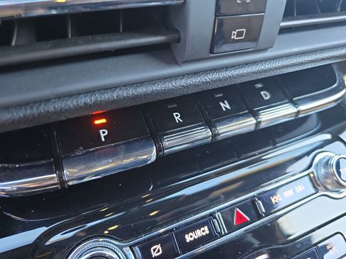 Used 2021 Lincoln Corsair Reserve w/ Elements Package image 24