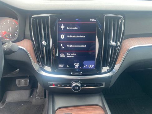 Used 2022 Volvo S60 B5 Momentum w/ Advanced Package image 27