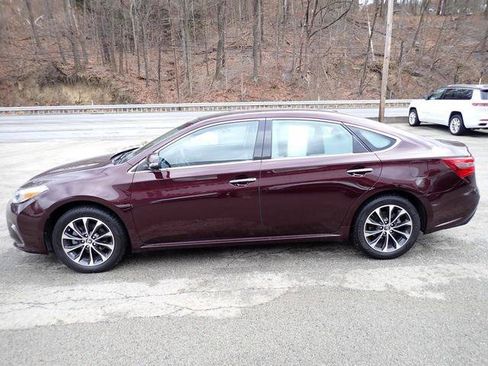 Certified 2018 Toyota Avalon XLE image 9