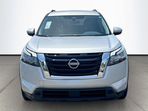 Used 2025 Nissan Pathfinder SV AWD/4WD image 2