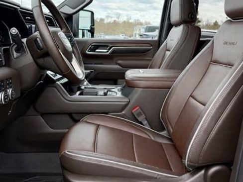 Used 2024 GMC Sierra 2500 Denali w/ Denali Reserve Package image 14