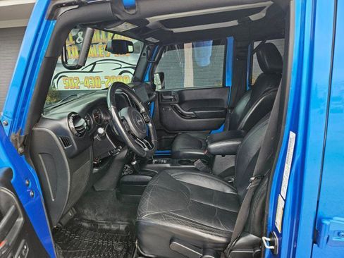 Used 2014 Jeep Wrangler Unlimited Sahara image 7