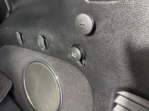 Used 2018 Jeep Grand Cherokee Altitude image 9