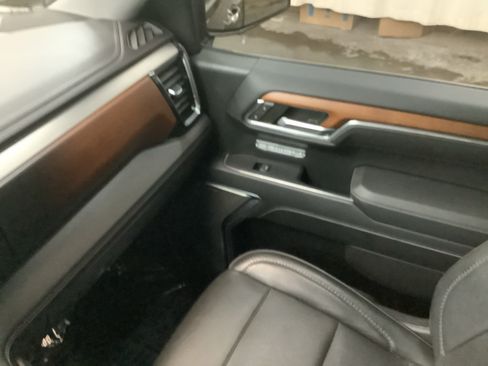 Used 2022 GMC Sierra 1500 Denali RWD image 21