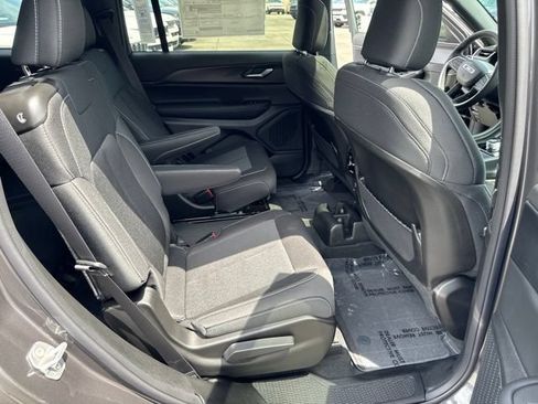 New 2026 Jeep Grand Cherokee L 4WD image 23