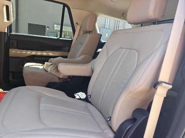 Used 2024 Ford Expedition Limited RWD image 10