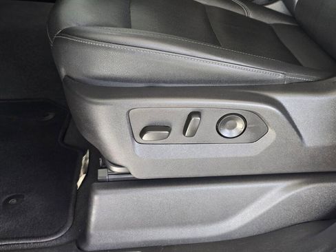 Used 2025 GMC Sierra 1500 SLT image 24