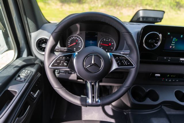 New 2026 Mercedes-Benz Sprinter 2500 image 15