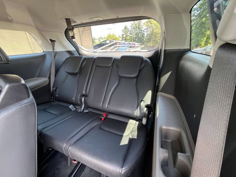 Used 2026 Kia Carnival FWD image 30