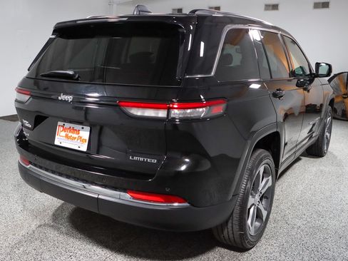 Used 2023 Jeep Grand Cherokee Limited AWD/4WD image 7