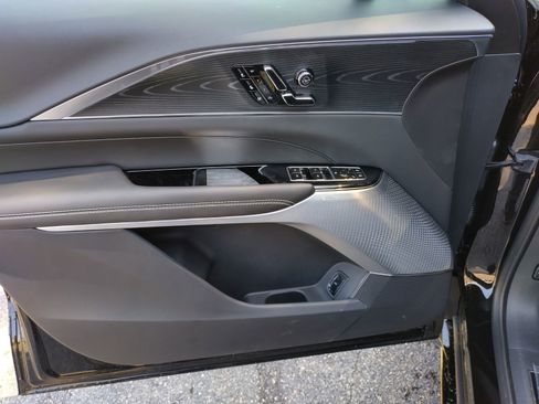 New 2026 Cadillac Lyriq V w/ LPO, Bronce Accent Package image 9