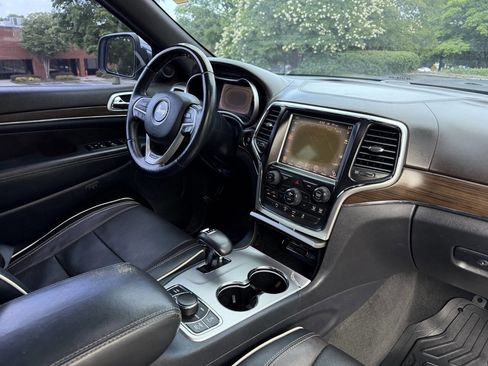 Used 2014 Jeep Grand Cherokee Overland w/ Advanced Technology Group AWD/4WD image 13