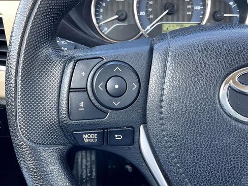 Used 2014 Toyota Corolla LE image 18