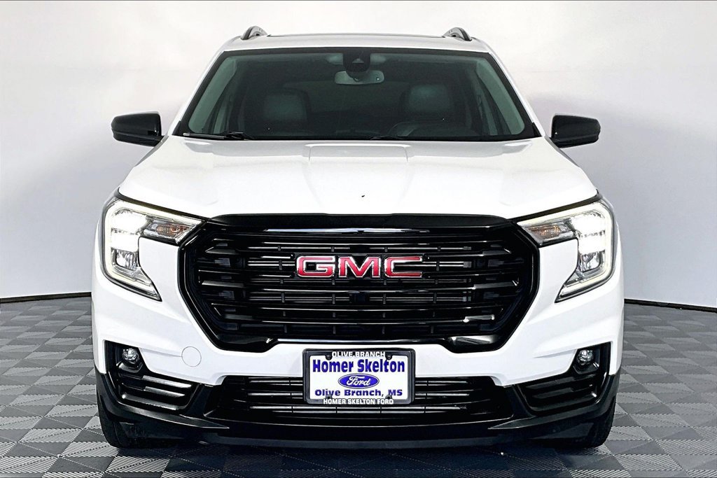 Used 2023 GMC Terrain SLT w/ Elevation Edition FWD image 3
