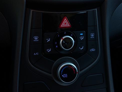 Used 2015 Hyundai Elantra SE w/ Option Group 03 image 20