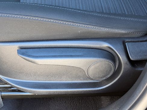 Used 2023 Kia Sorento LX image 25