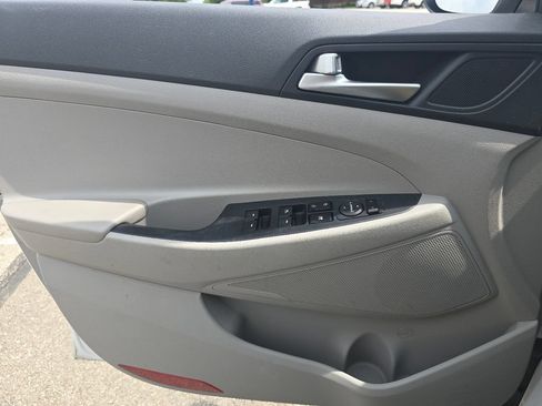Used 2019 Hyundai Tucson Value FWD image 21