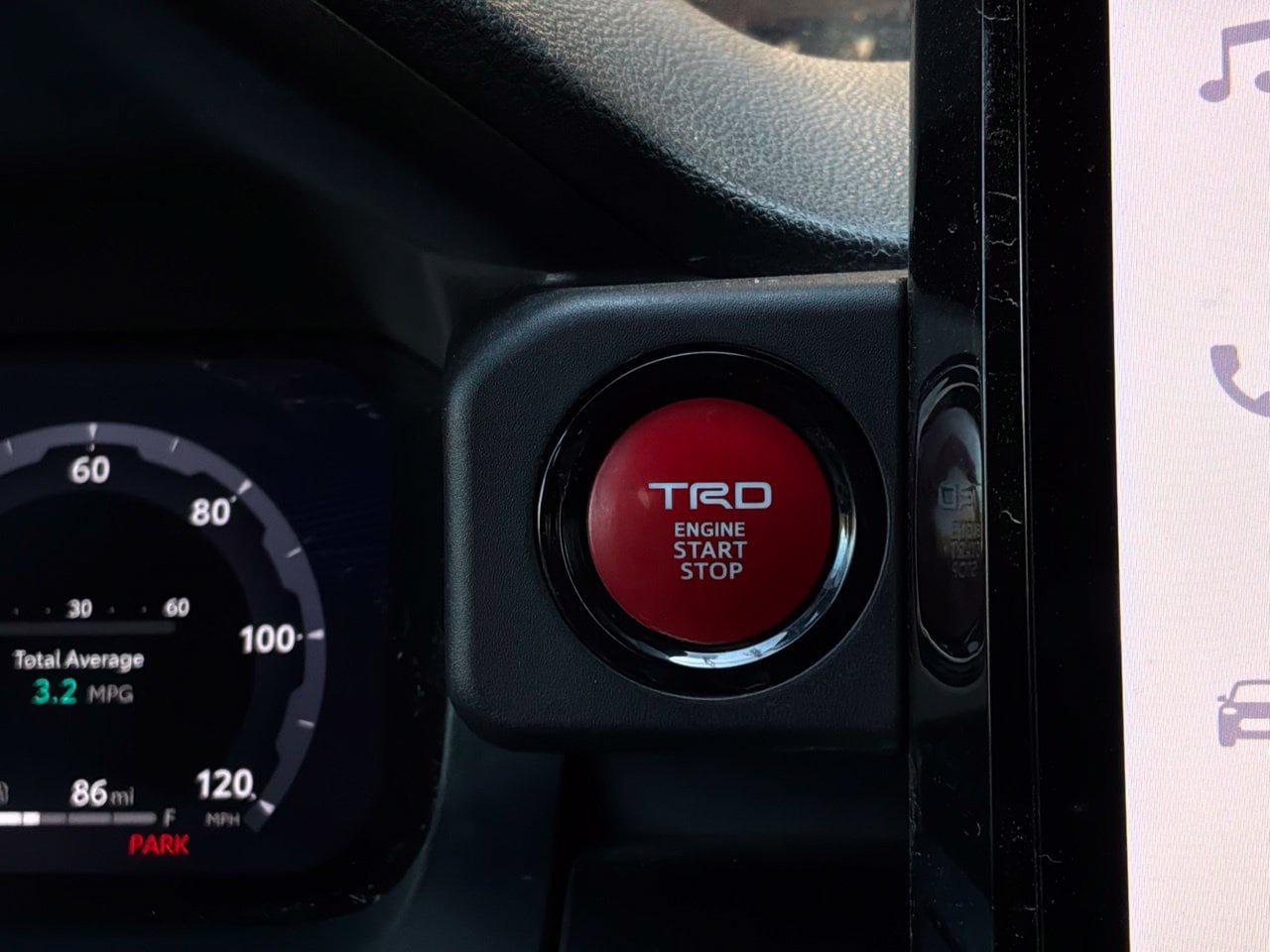 Used 2025 Toyota Tacoma TRD Sport AWD/4WD image 32