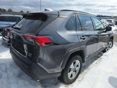 Used 2019 Toyota RAV4 XLE w/ Convenience Package image 4
