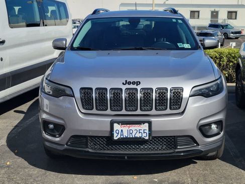 Used 2019 Jeep Cherokee Latitude Plus AWD/4WD image 11