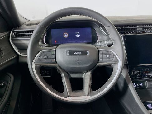 Used 2024 Jeep Grand Cherokee L Limited w/ Luxury Tech Group II image 18