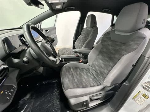Used 2022 Volkswagen ID.4 Pro image 18